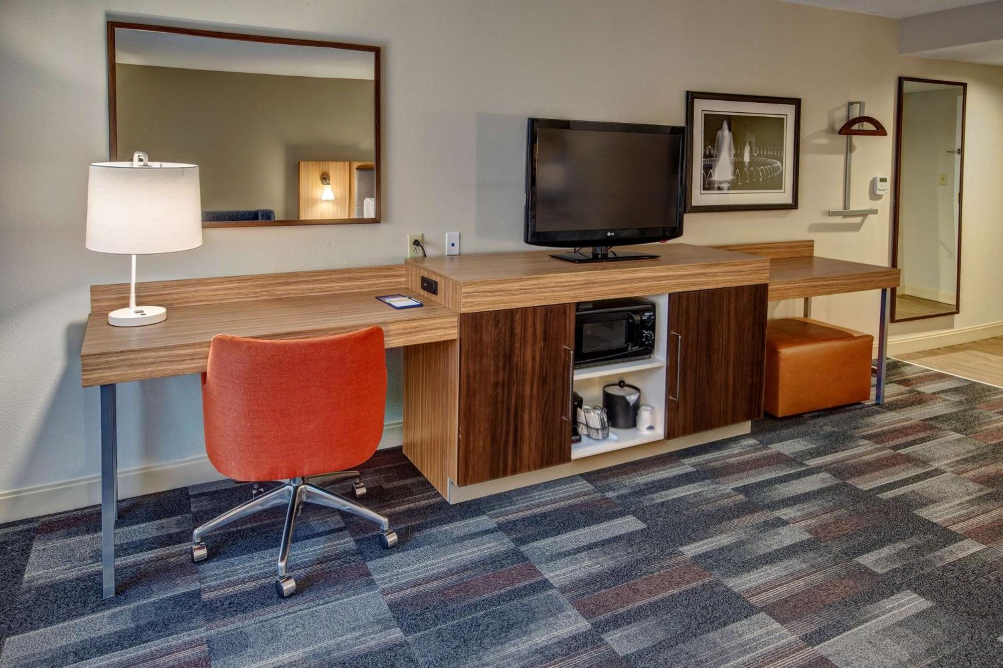 Hampton Inn Dumfries/Quantico Экстерьер фото